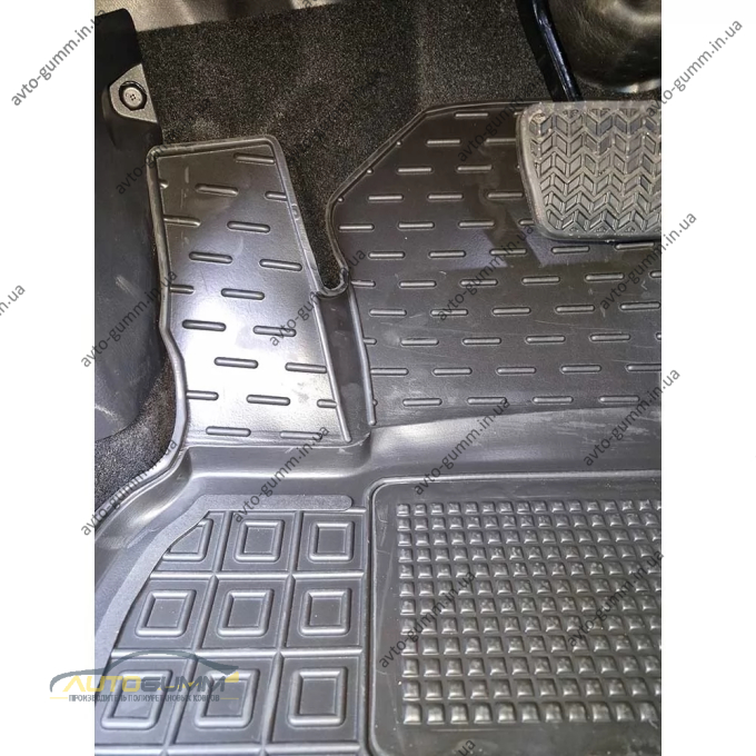 Килимки в салон Toyota Camry 80 2024- HEV гумові, чорні (AVTO-Gumm)
