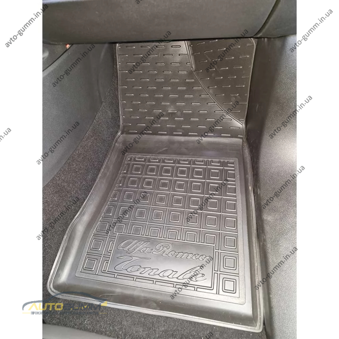 Килимки в салон Alfa Romeo Tonale 2022- гібрид гумові, чорні (AVTO-Gumm)