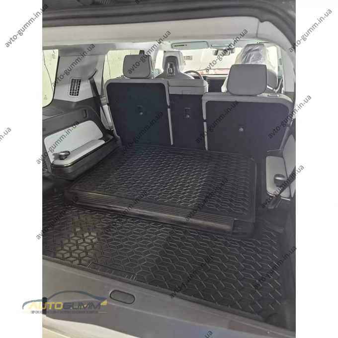 Коврик в багажник Rivian R1S 2022- задний резиновый, чёрный (AVTO-Gumm)