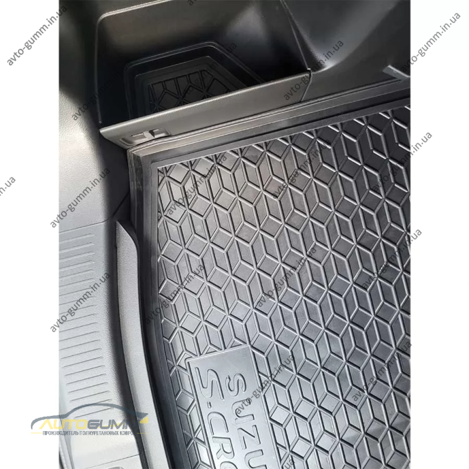 Коврик в багажник Suzuki S-Cross 2022- ДВС/MHEV, нижняя полка резиновый, чёрный (AVTO-Gumm)
