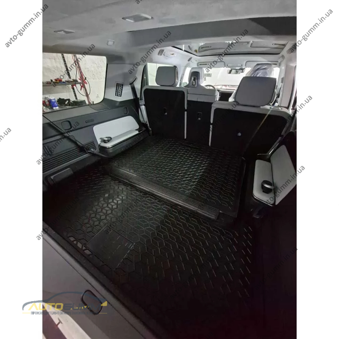 Коврик в багажник Rivian R1S 2022- задний резиновый, чёрный (AVTO-Gumm)