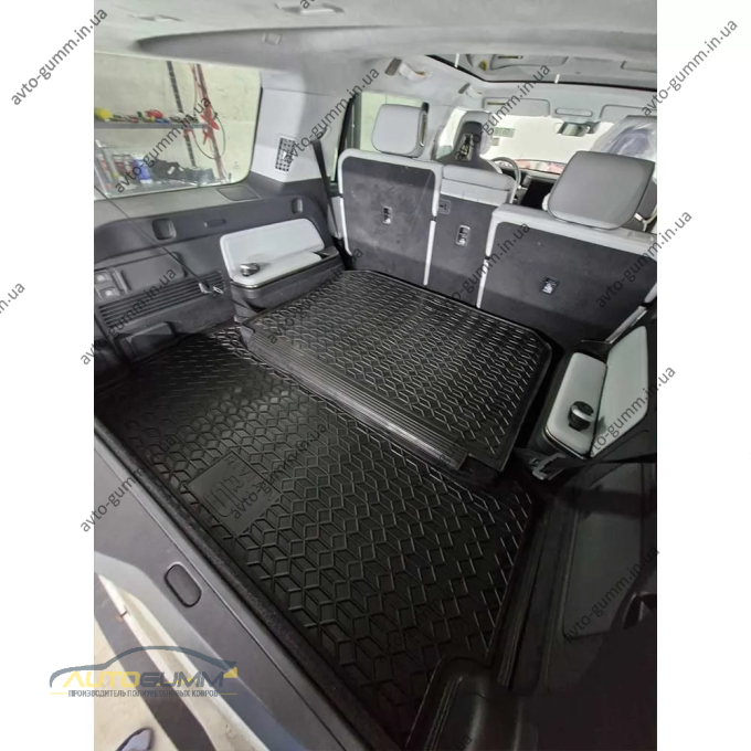 Коврик в багажник Rivian R1S 2022- задний резиновый, чёрный (AVTO-Gumm)