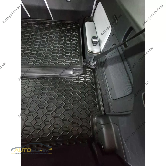 Коврик в багажник Rivian R1S 2022- задний резиновый, чёрный (AVTO-Gumm)