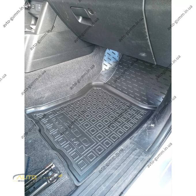 Коврики в салон Mitsubishi L200 2024- Invite резиновые, чёрные (AVTO-Gumm)