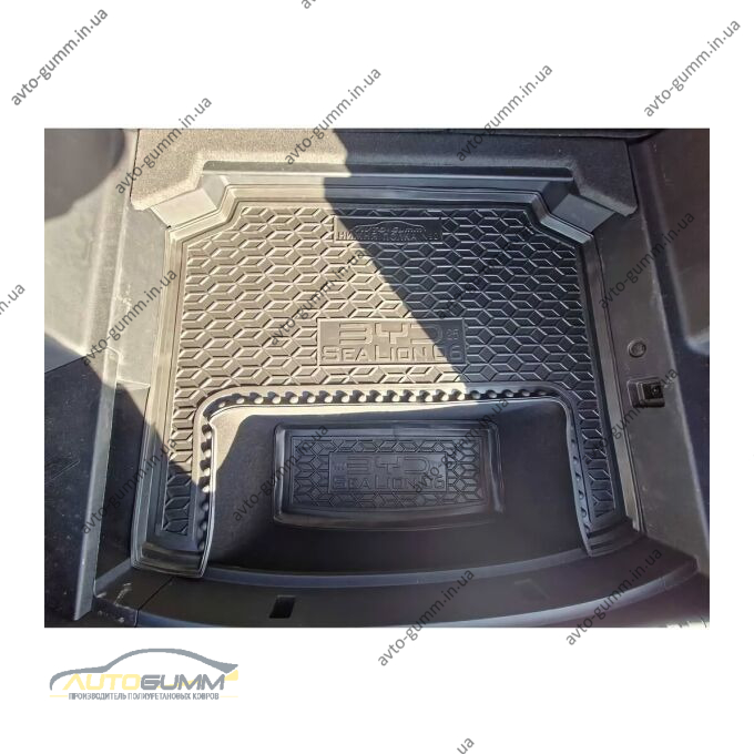 Автомобильный коврик в багажник BYD Sea Lion 06 2025- нижняя полка №2 (AVTO-Gumm)