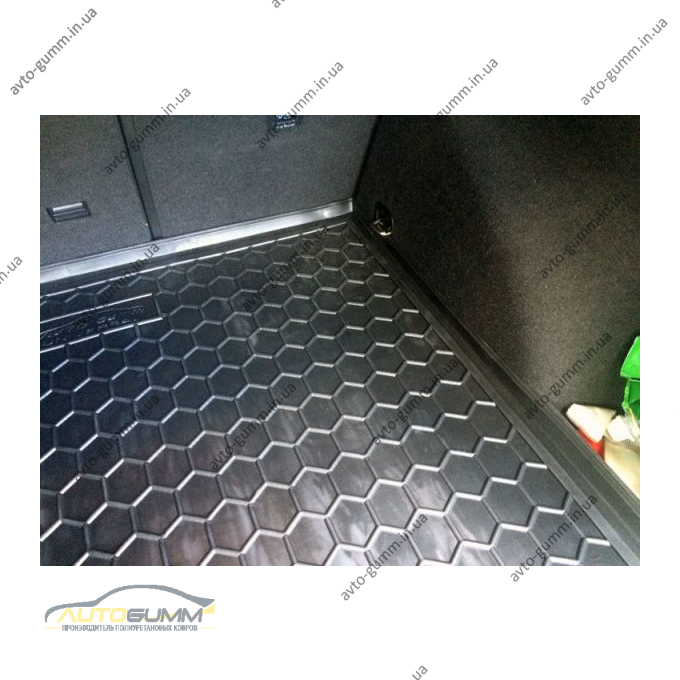 Автомобильный коврик в багажник Volkswagen Golf 7 2013- Universal (Avto-Gumm)