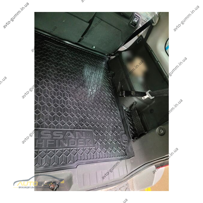 Автомобильный коврик в багажник Nissan Pathfinder 2004- (с ухом) (AVTO-Gumm)