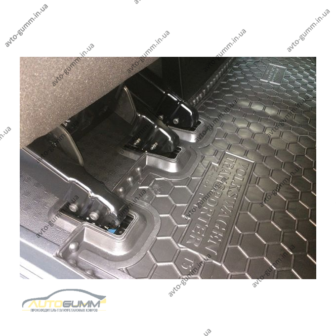 Автомобільні килимки в салон Volkswagen T5 Caravelle 2010- (2-й ряд) с печкой (Avto-Gumm)