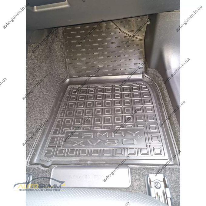 Килимки в салон Toyota Camry 80 2024- HEV гумові, чорні (AVTO-Gumm)
