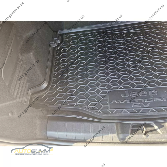 Коврик в багажник Jeep Avenger EV 2023- верхняя полка резиновый, чёрный (AVTO-Gumm)