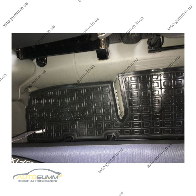 Автомобільні килимки в салон Renault Trafic 2 02-/Opel Vivaro 02- (2-й ряд) (Avto-Gumm)