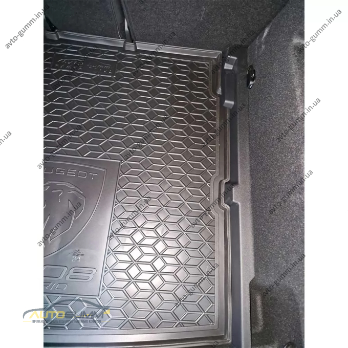 Коврик в багажник Peugeot 3008 2025- гибрид, гибрид/ДВС, нижняя полка резиновый, чёрный (AVTO-Gumm)