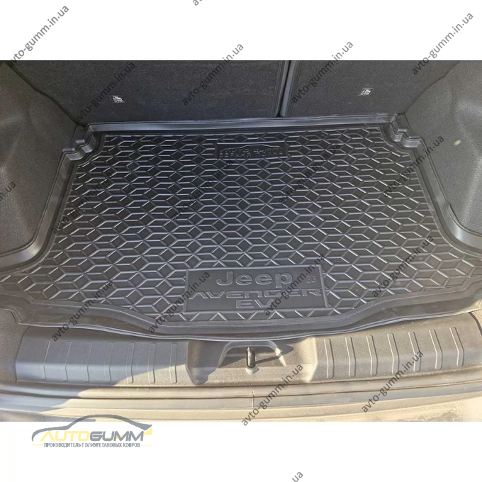 Коврик в багажник Jeep Avenger EV 2023- верхняя полка резиновый, чёрный (AVTO-Gumm)