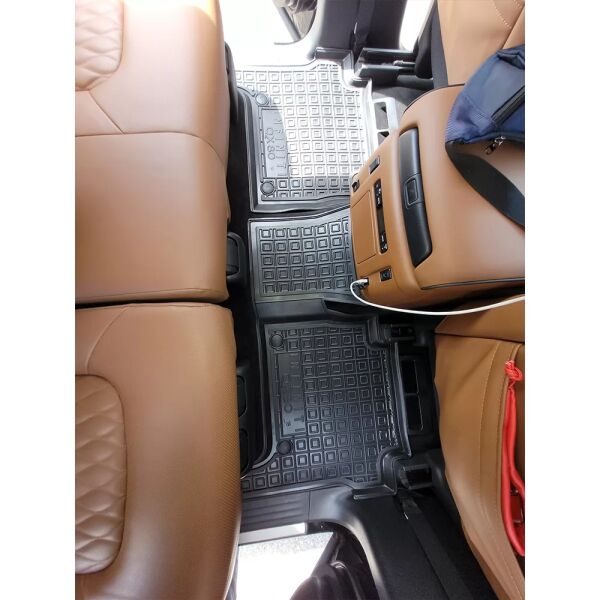 Коврики в салон Infiniti QX80 2018- 7 мест (3 ряда) резиновые, чёрные (AVTO-Gumm)