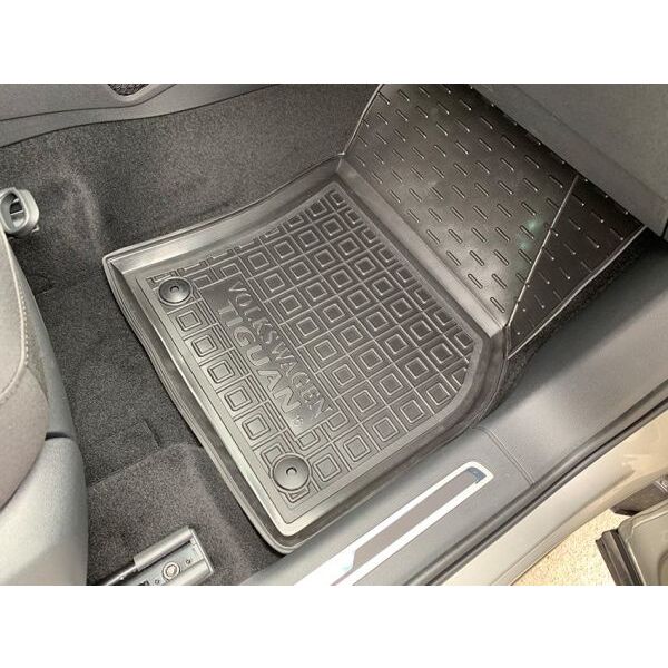 Передні килимки в автомобіль Volkswagen Tiguan 2016- (Avto-Gumm)