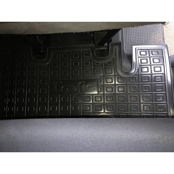 Автомобільні килимки в салон Renault Trafic 2 02-/Opel Vivaro 02- (3-й ряд) (Avto-Gumm)