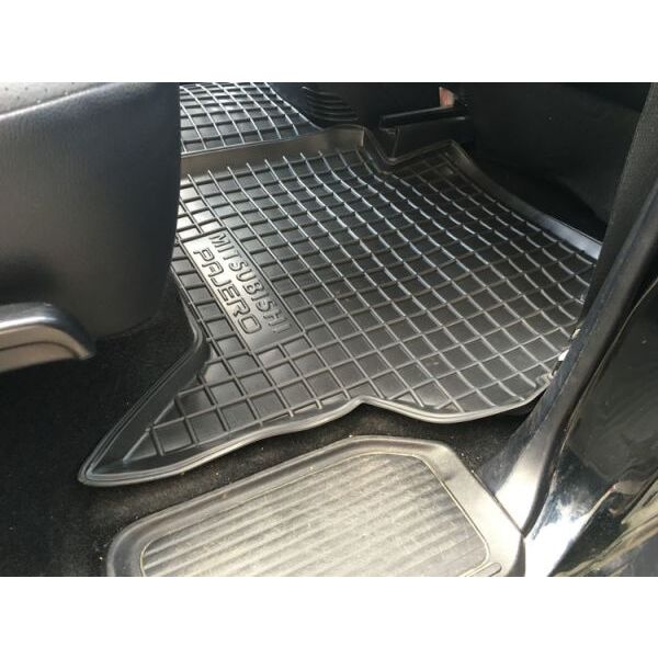 Автомобільні килимки в салон Mitsubishi Pajero Wagon 3/4 99-/07- (Avto-Gumm)