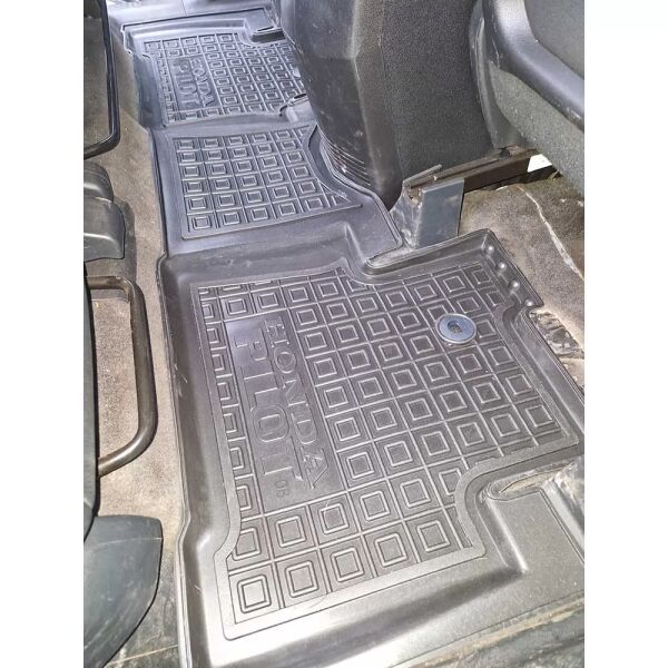 Килимки в салон Honda Pilot 2008-2015 гумові, чорні (AVTO-Gumm)