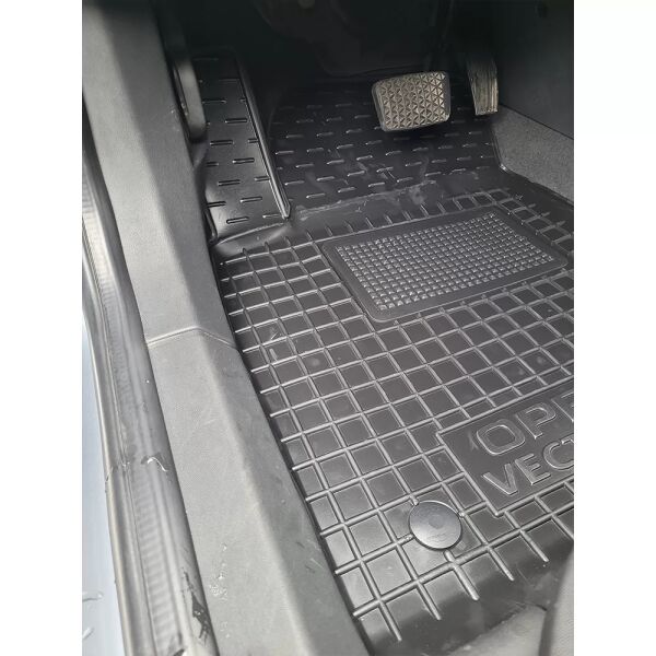Коврики в салон Opel Vectra C 2002- седан/хэтчбек резиновые, чёрные (AVTO-Gumm)