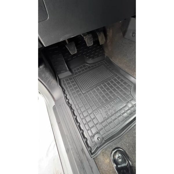 Килимки в салон Mitsubishi L200 2016-2023 Invite гумові, чорні (AVTO-Gumm)