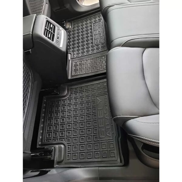 Коврики в салон Geely Atlas Pro 2020- резиновые, чёрные (AVTO-Gumm)