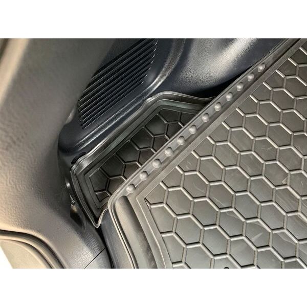Автомобильный коврик в багажник Toyota RAV4 2013- (полноразмерка) (Avto-Gumm)