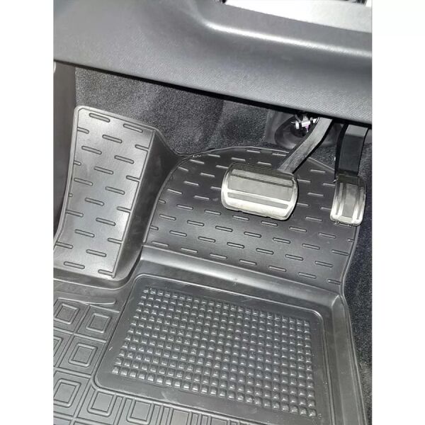 Коврики в салон Peugeot e-2008 2021- резиновые, чёрные (AVTO-Gumm)