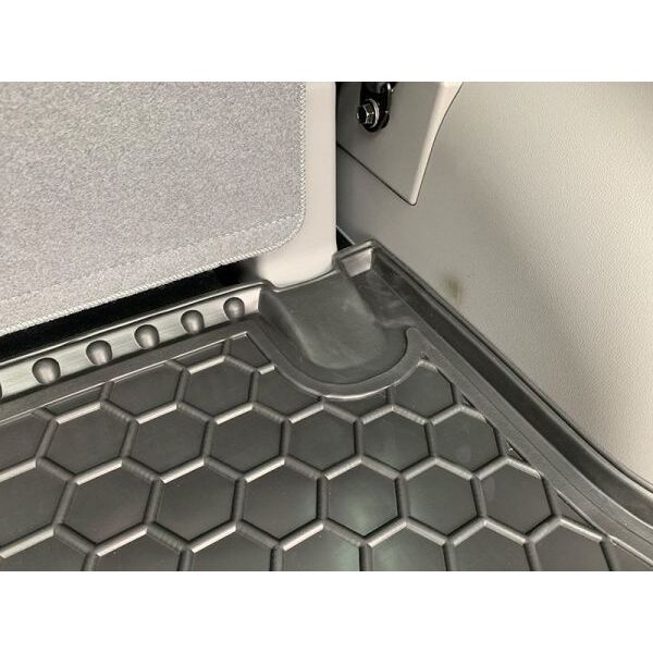 Автомобільний килимок в багажник Hyundai H1 2007- пассажирский (Avto-Gumm)