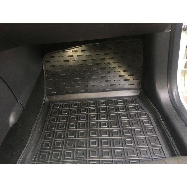 Передні килимки в автомобіль Renault Fluence 09-/Megane 3 Universal 09- (Avto-Gumm)
