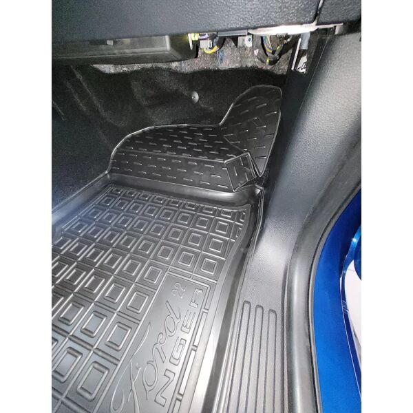 Коврики в салон Ford Ranger 2022- резиновые, чёрные (AVTO-Gumm)