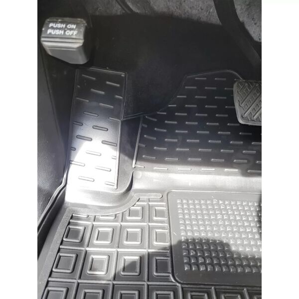 Коврики в салон Infiniti QX80 2018- 7 мест (3 ряда) резиновые, чёрные (AVTO-Gumm)