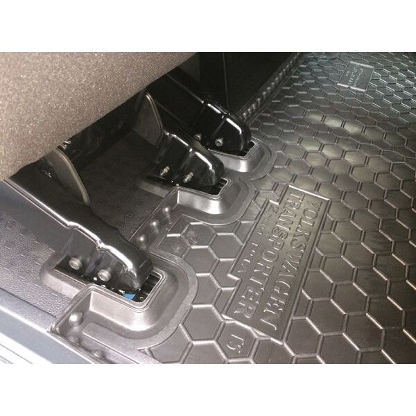 Автомобільні килимки в салон Volkswagen T5 Caravelle 2010- (2-й ряд) с печкой (Avto-Gumm)