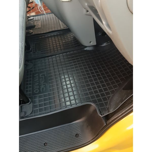 Автомобильные коврики в салон Renault Trafic 2 02-/Opel Vivaro 02- (Avto-Gumm)