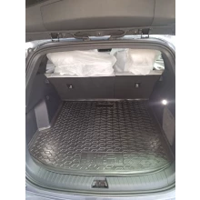 Коврик в багажник BYD Sea Lion 06 2025- гибрид, верхняя полка, с сабвуфером резиновый, чёрный (AVTO-Gumm)